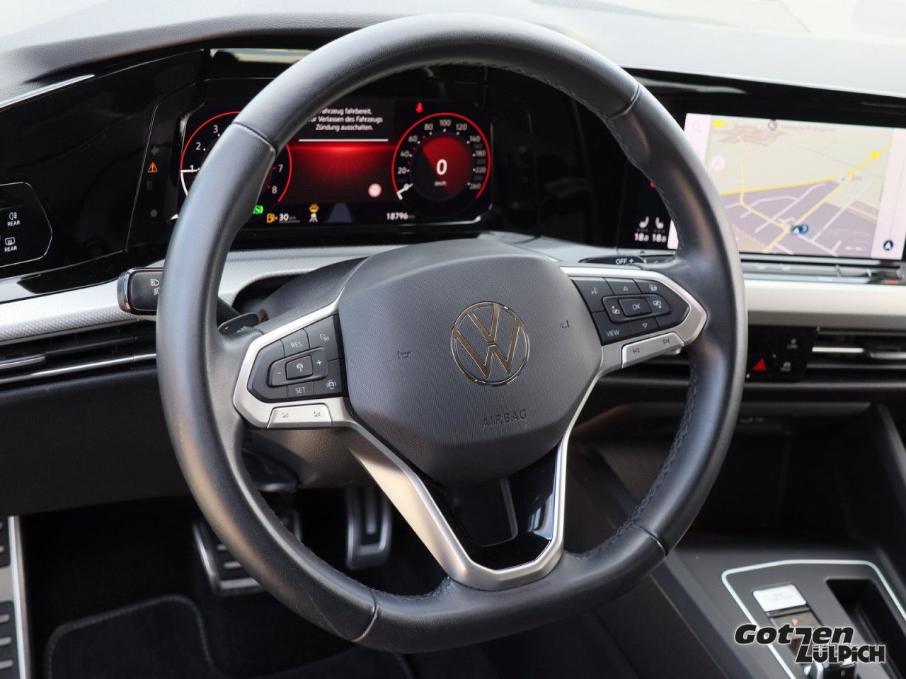 Fahrzeugabbildung Volkswagen Golf VIII 1.5 eTSI Move DSG Navi Bluetooth LED