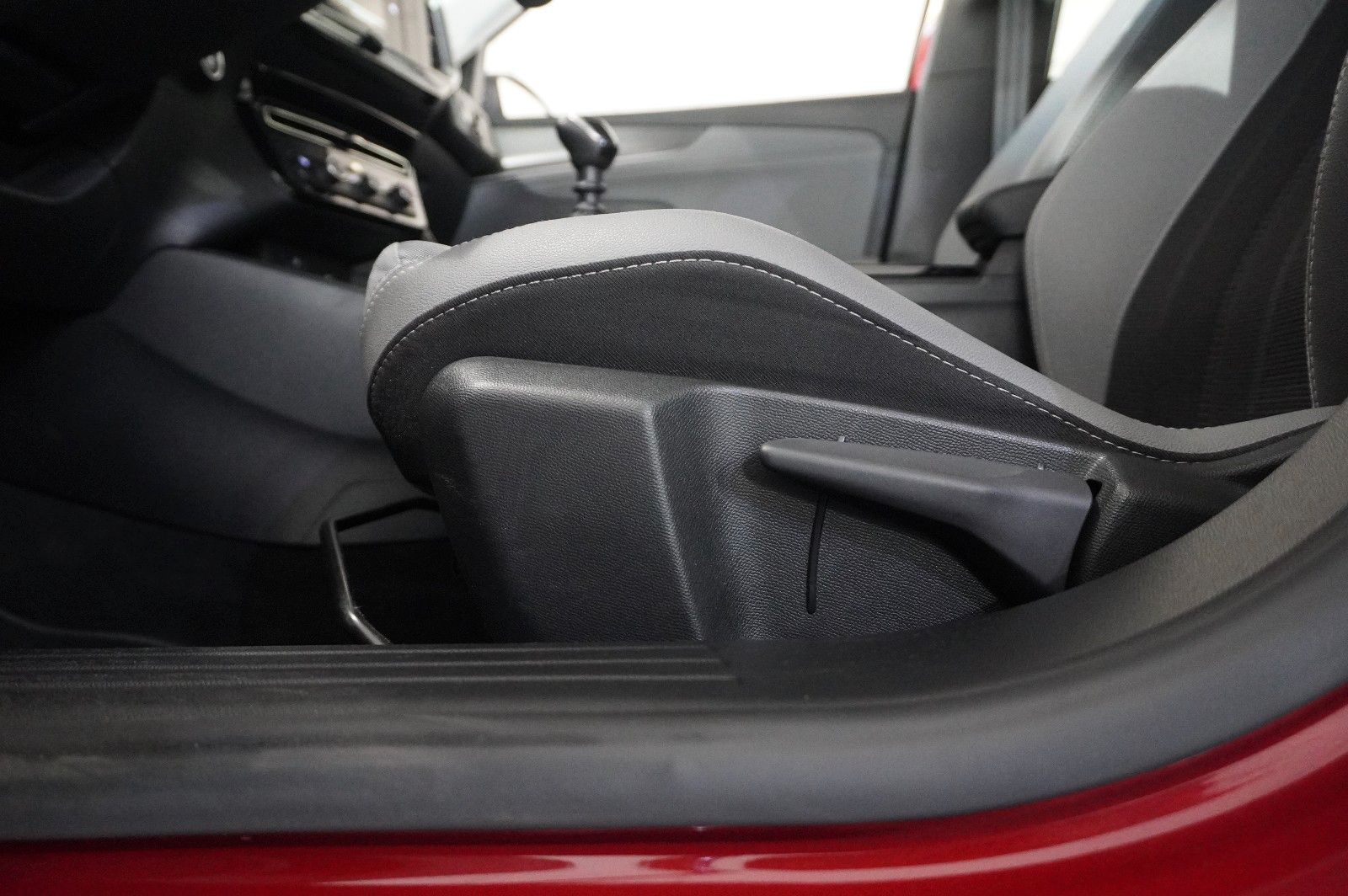 Fahrzeugabbildung Opel Mokka ELEGANCE 1.2T NAVI/LED/KAMERA/SPORT/VIRT.