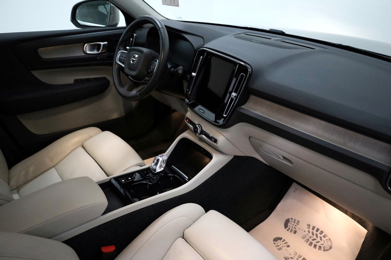 Fahrzeugabbildung Volvo XC40 T5 Inscription Leder,Navi,Kamera,Panora,AHK