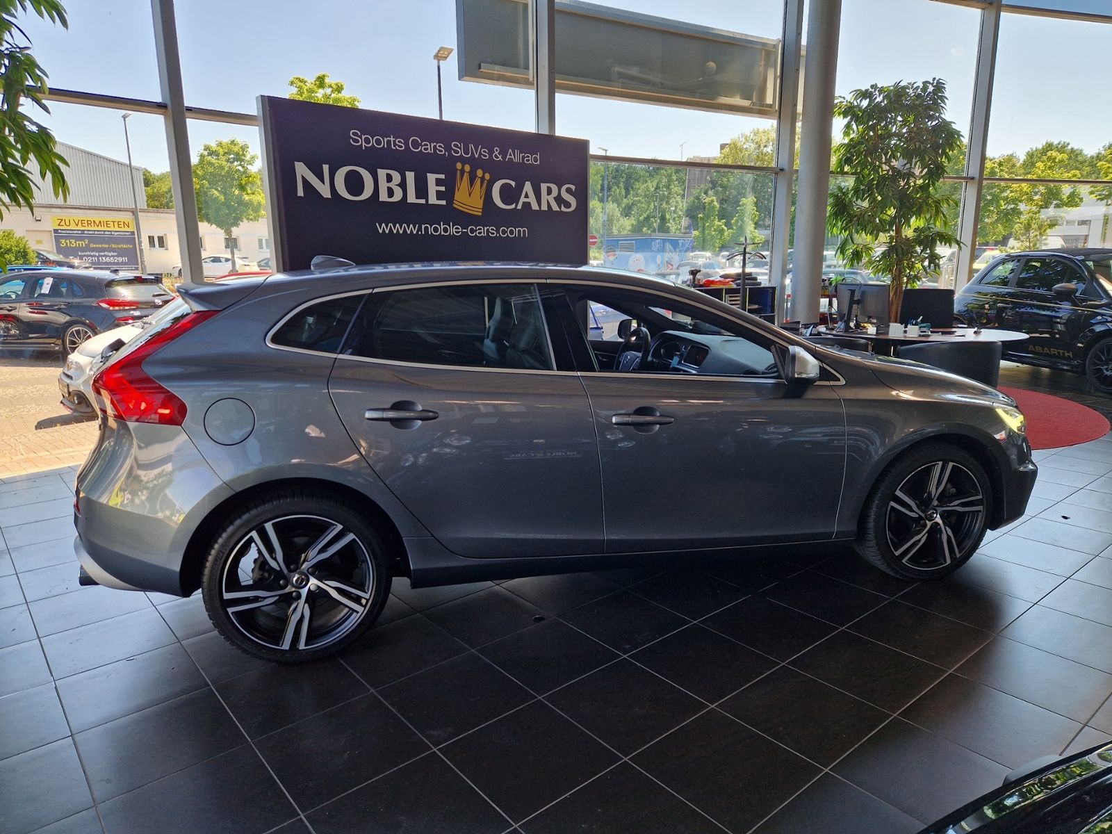 Fahrzeugabbildung Volvo V40 R-Design KLIMA LED NAVI ALU