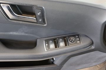 Mercedes-Benz E 220 T Avantgarde FRONT+ILS+GSD+AHK