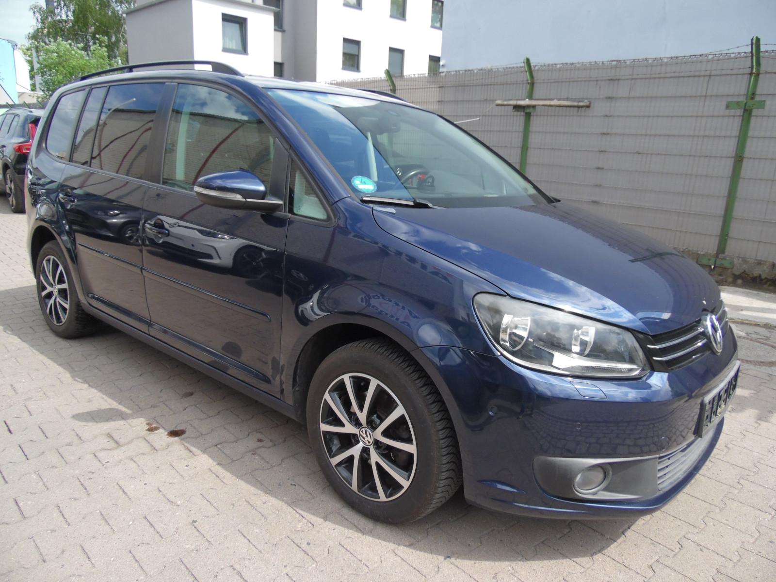 Volkswagen Touran Comfortline 7-Sitzer Pano