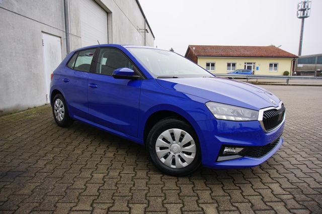 Skoda Fabia 1.0TSI Ambition Navi/MirrorLi PDC SHZ LED