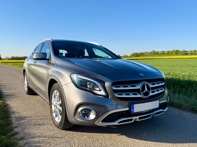 MERCEDES-BENZ GLA 180 d Urban *Panoramadach*