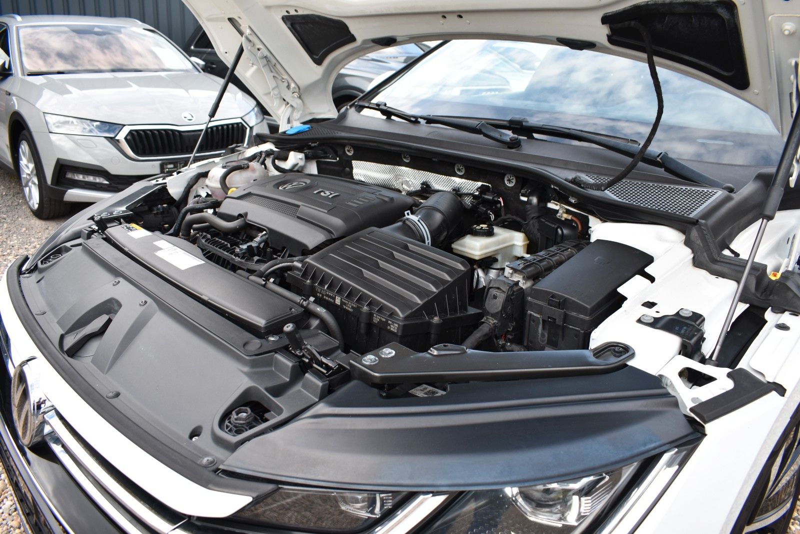 Fahrzeugabbildung Volkswagen Arteon R-Line 4Motion PANO/AHK/STH/MASAGE/DYNAUD