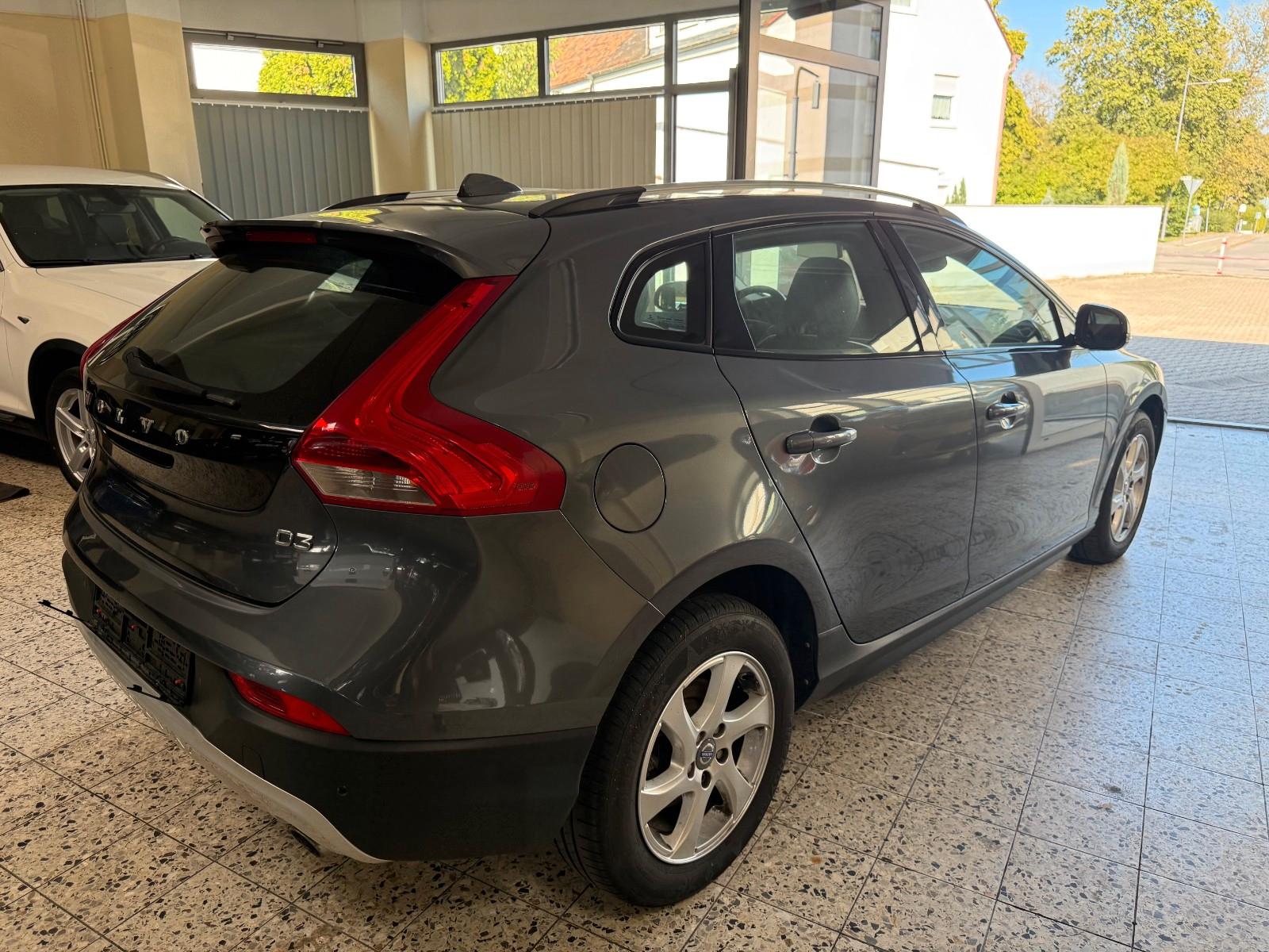 Volvo V40 Cross Country Momentum°1.HAND°