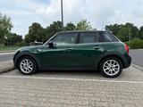 MINI Cooper 5-Türer, grün (EZ 10/16, 1. Hd.) - MINI MINI: GR