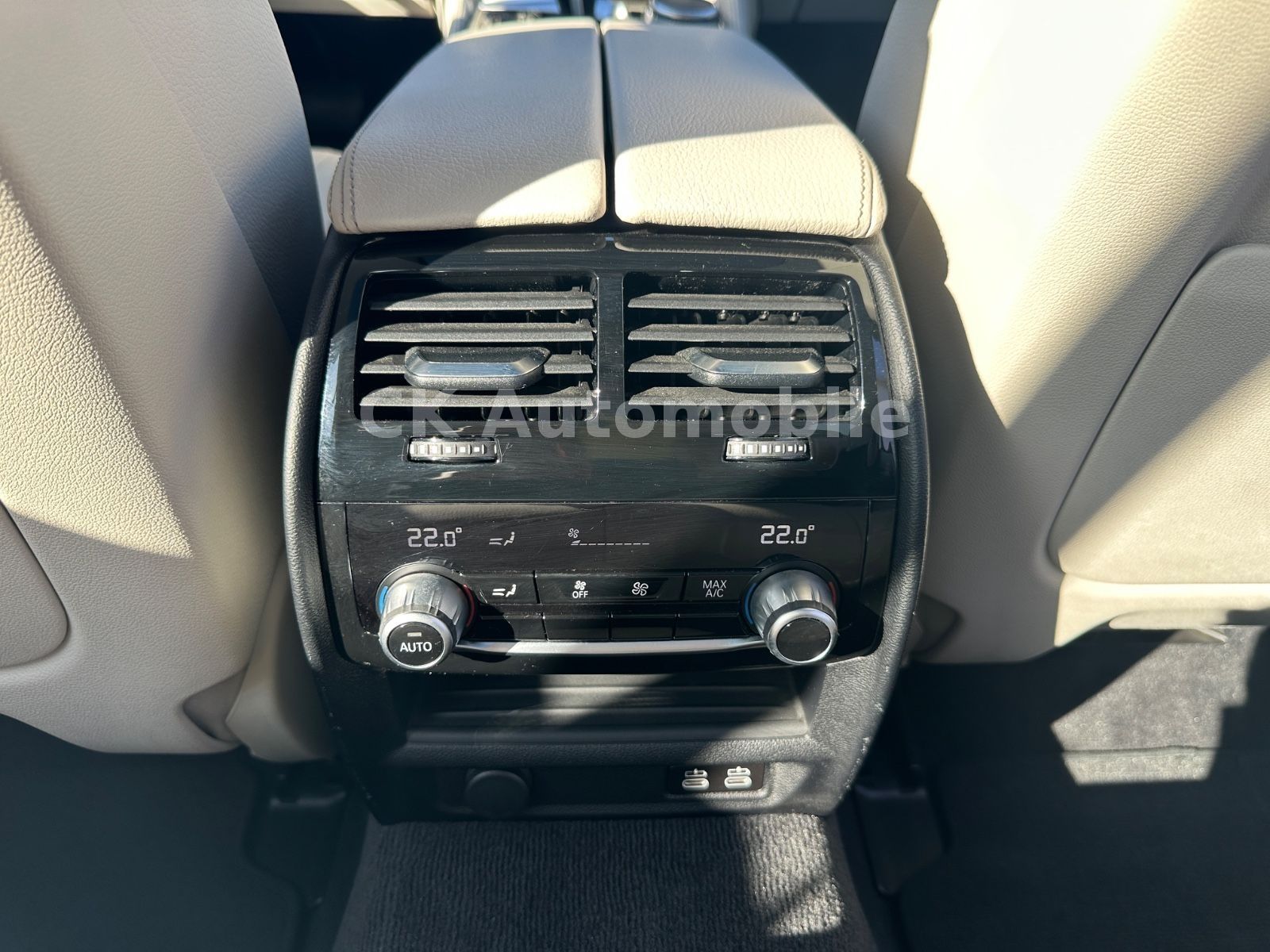 Fahrzeugabbildung BMW 530e xDrive Touring Luxury Line/Pano/LED/Kam/AHK
