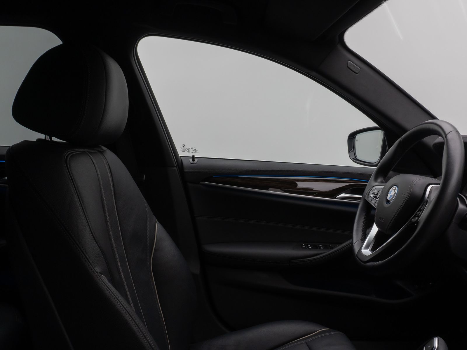 Fahrzeugabbildung BMW 530e Luxury Line Kamera DAB WLAN ACC Alarm LED