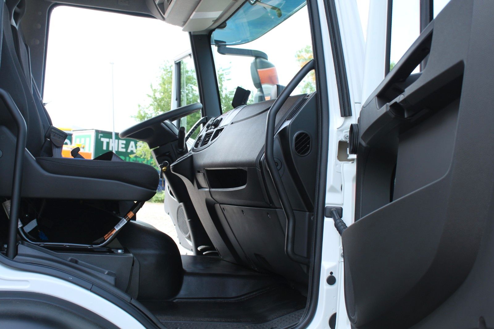Fahrzeugabbildung Iveco Eurocargo ML140E28/P EVI_E Junge Schiebeplane