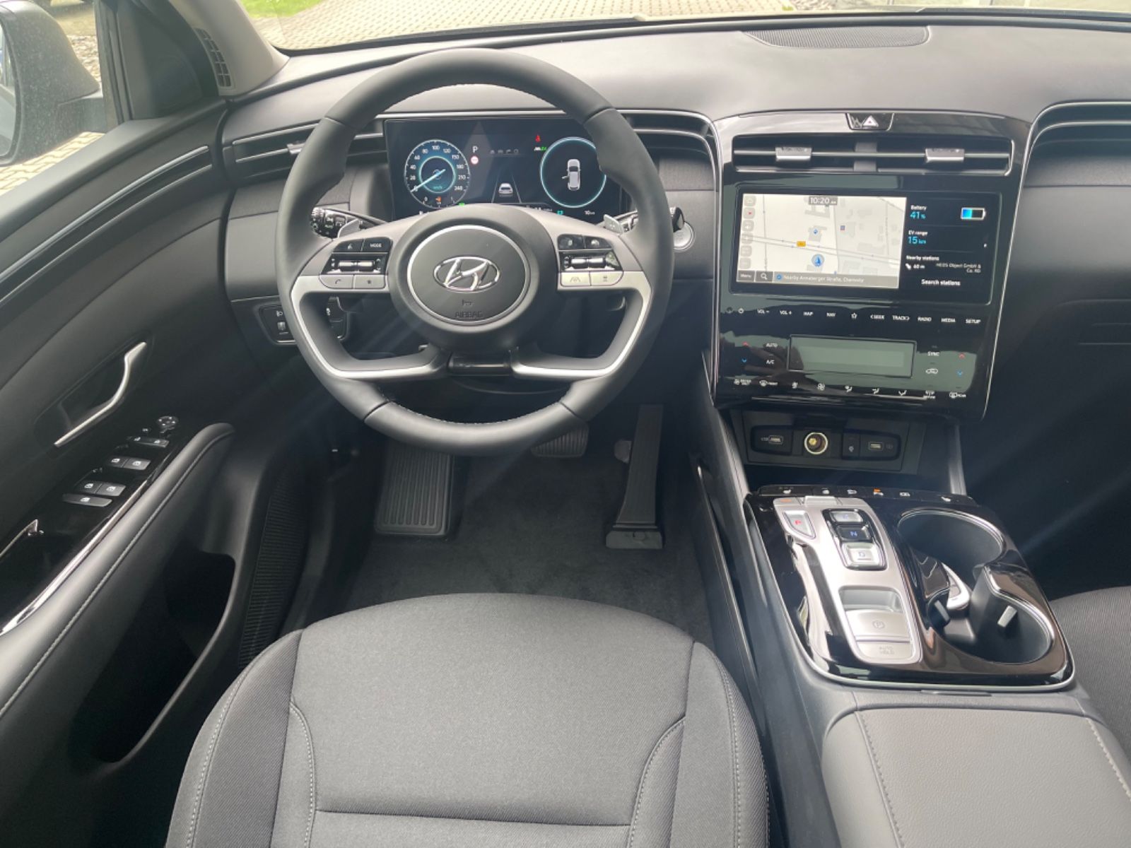 Fahrzeugabbildung Hyundai TUCSON 1.6 T-GDI PHEV 4WD TREND ASSI KRELL el.He