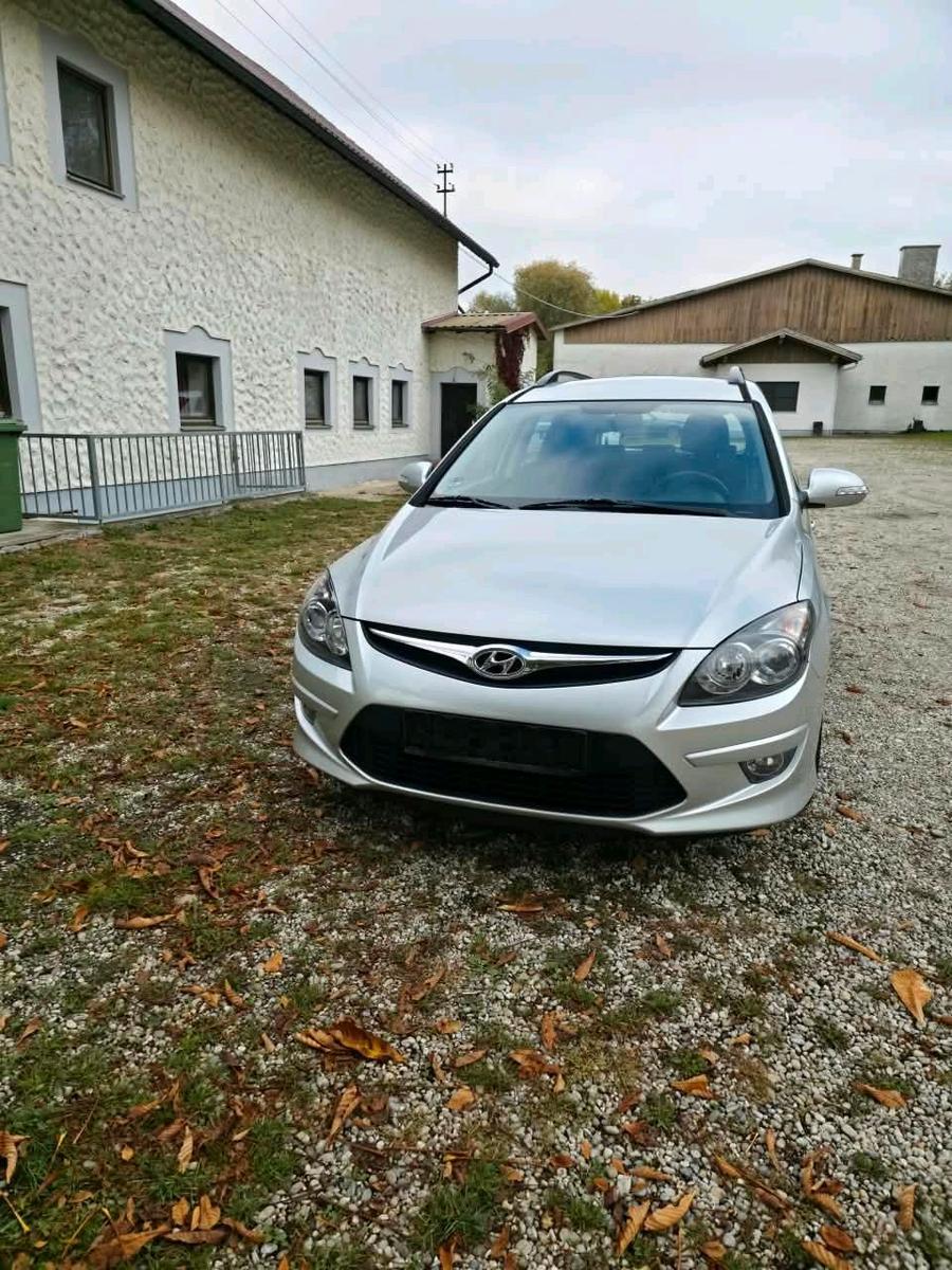 Hyundai i30 2012 — вигляд ззаду