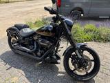 Harley-Davidson CVO Pro Street Breakout, Jekill & Hyde - Harley-Davidson Breakout CVO