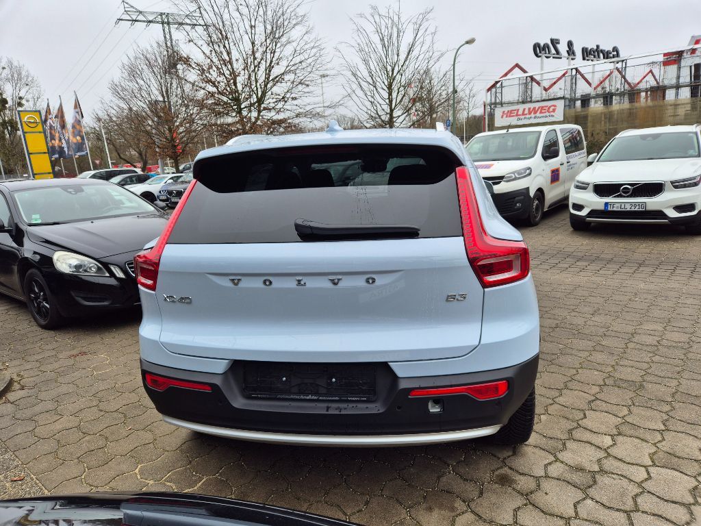 Fahrzeugabbildung Volvo XC40 B3 B DKG Core+BusinessPak+Allwetter+SOFORT