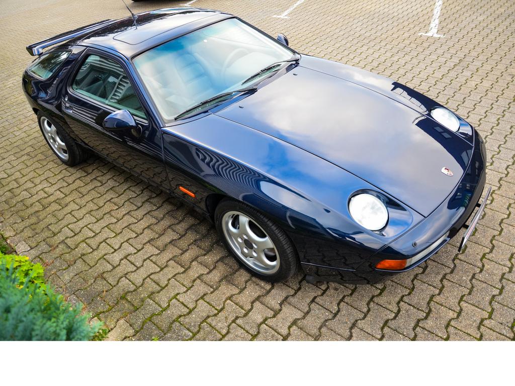 Porsche 928