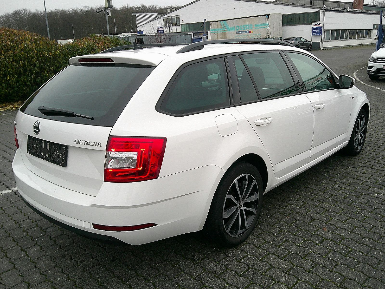 Fahrzeugabbildung SKODA Octavia Combi SOLEIL/NAVI/1.HAND/SCHECKHEFT