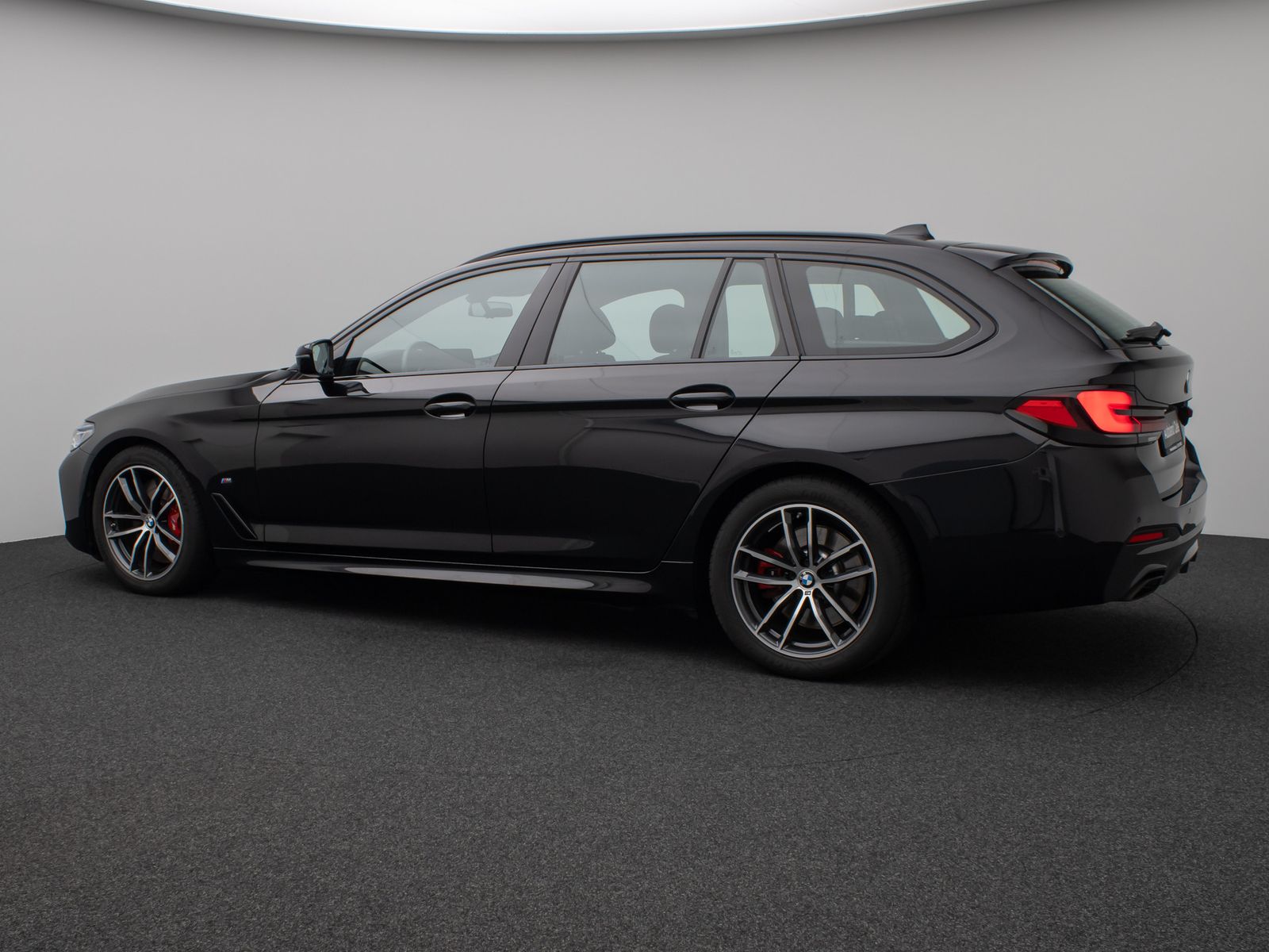 Fahrzeugabbildung BMW 530d  M Sport Kamera Laser HUD DAB HiFi Komfort