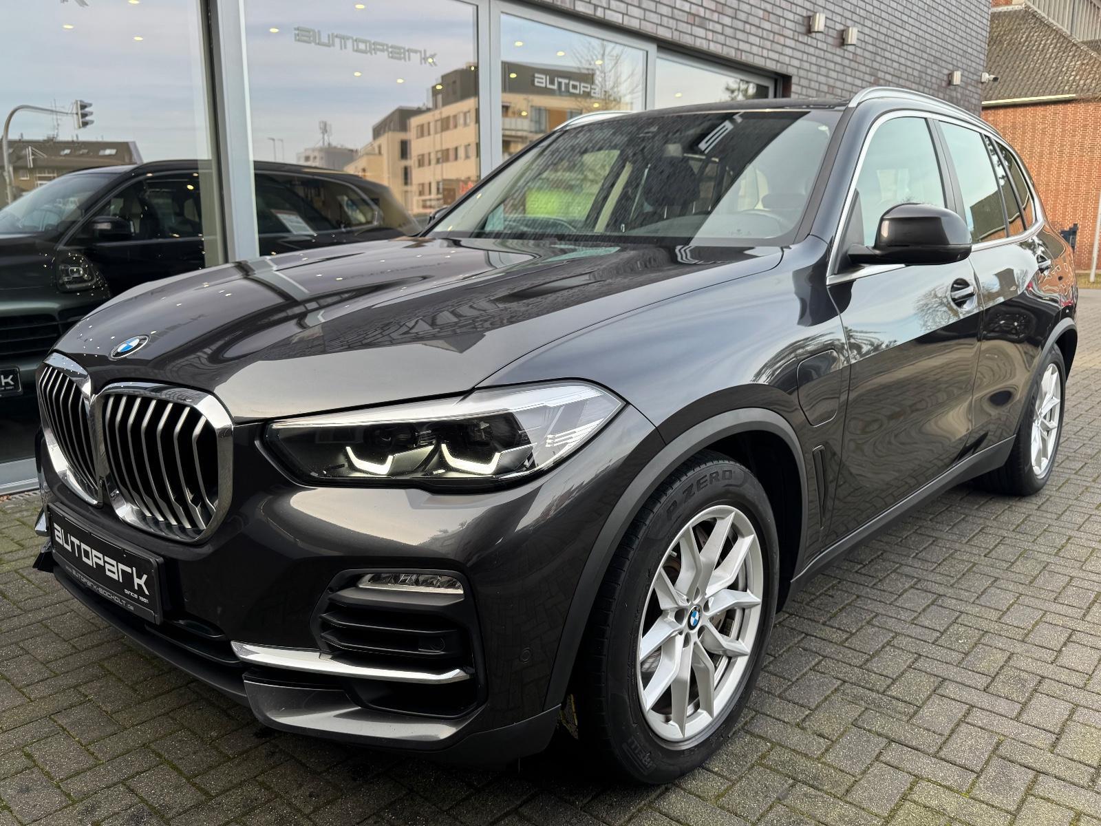 BMW X5 xDr 45e HUD 360 DA ACC HiFi 8Fach Luft E.Sitz
