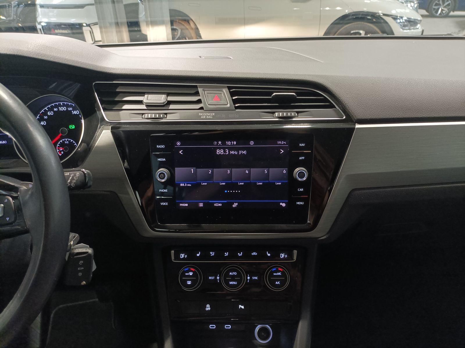 Volkswagen Touran 1.5 TSI Comfortl. App ParkPilot Sitzheiz, миниатюра 12