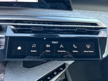Peugeot 3008 1.2 145 Allure 360+AHK+Kam.+LED+Navi+SHZ+LM