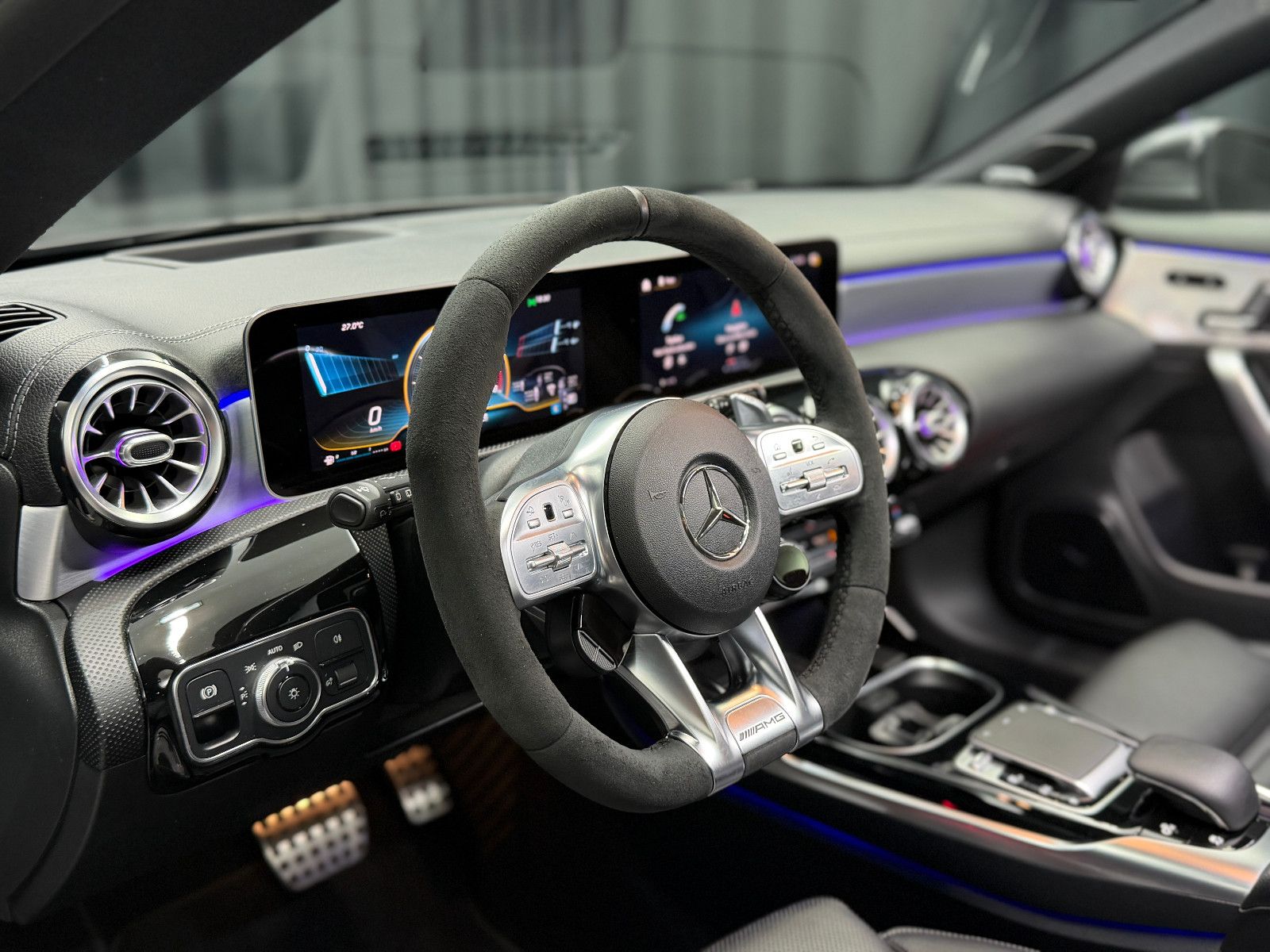 Fahrzeugabbildung Mercedes-Benz CLA 45 AMG Shooting Brake 4Matic|VOLL|
