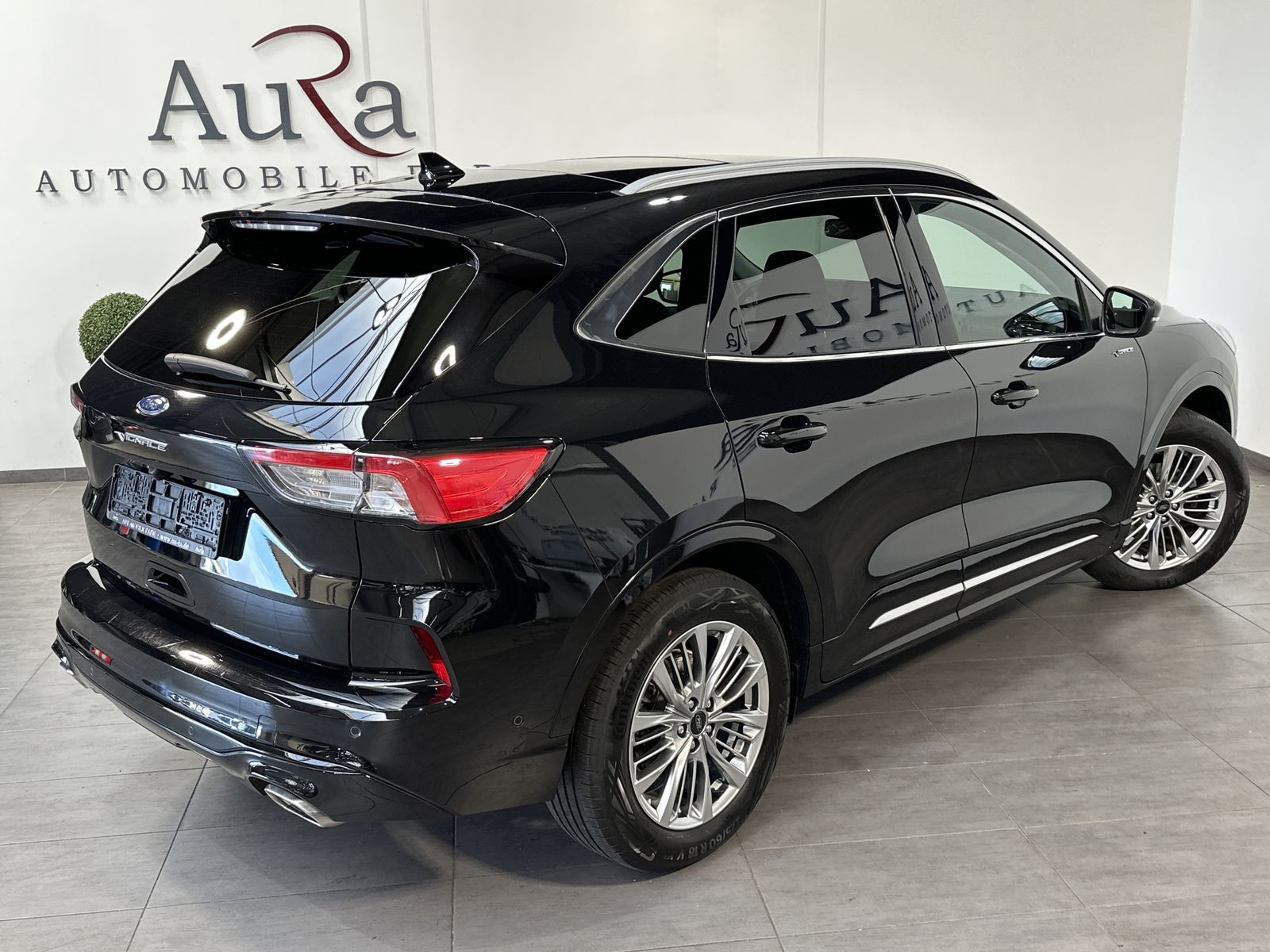 Fahrzeugabbildung Ford Kuga 2.0 EB 4x4 Aut. Vignale NAV+LED+AHK+PANO+VC