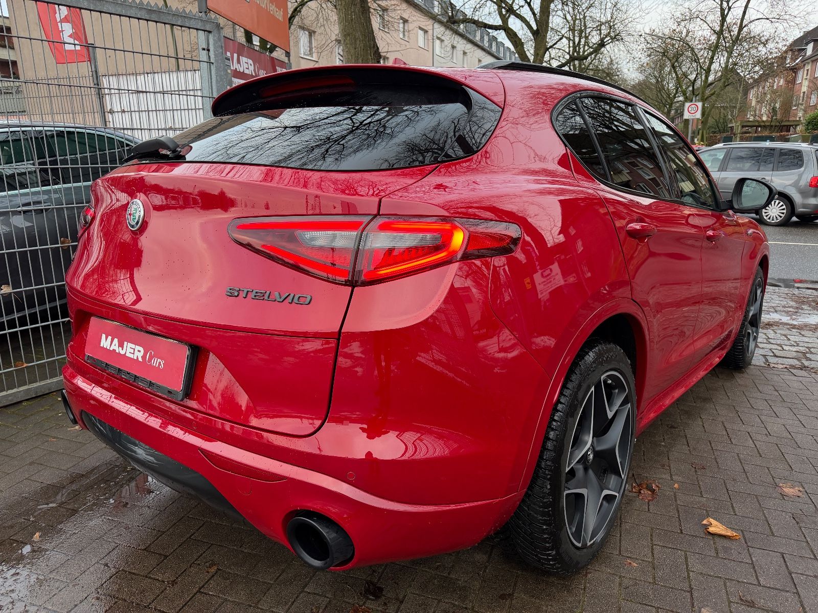 Fahrzeugabbildung Alfa Romeo Stelvio Veloce Q4*LED*LEDER*MEMO*SOUNDTHEATRE