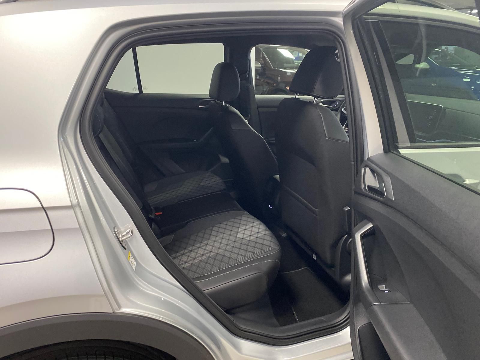 Fahrzeugabbildung Volkswagen T-Cross 1.0 TSI DSG R-Line BLACKSTYLE+MATRIX+AHK