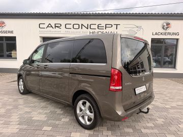 Mercedes V 220 - 3