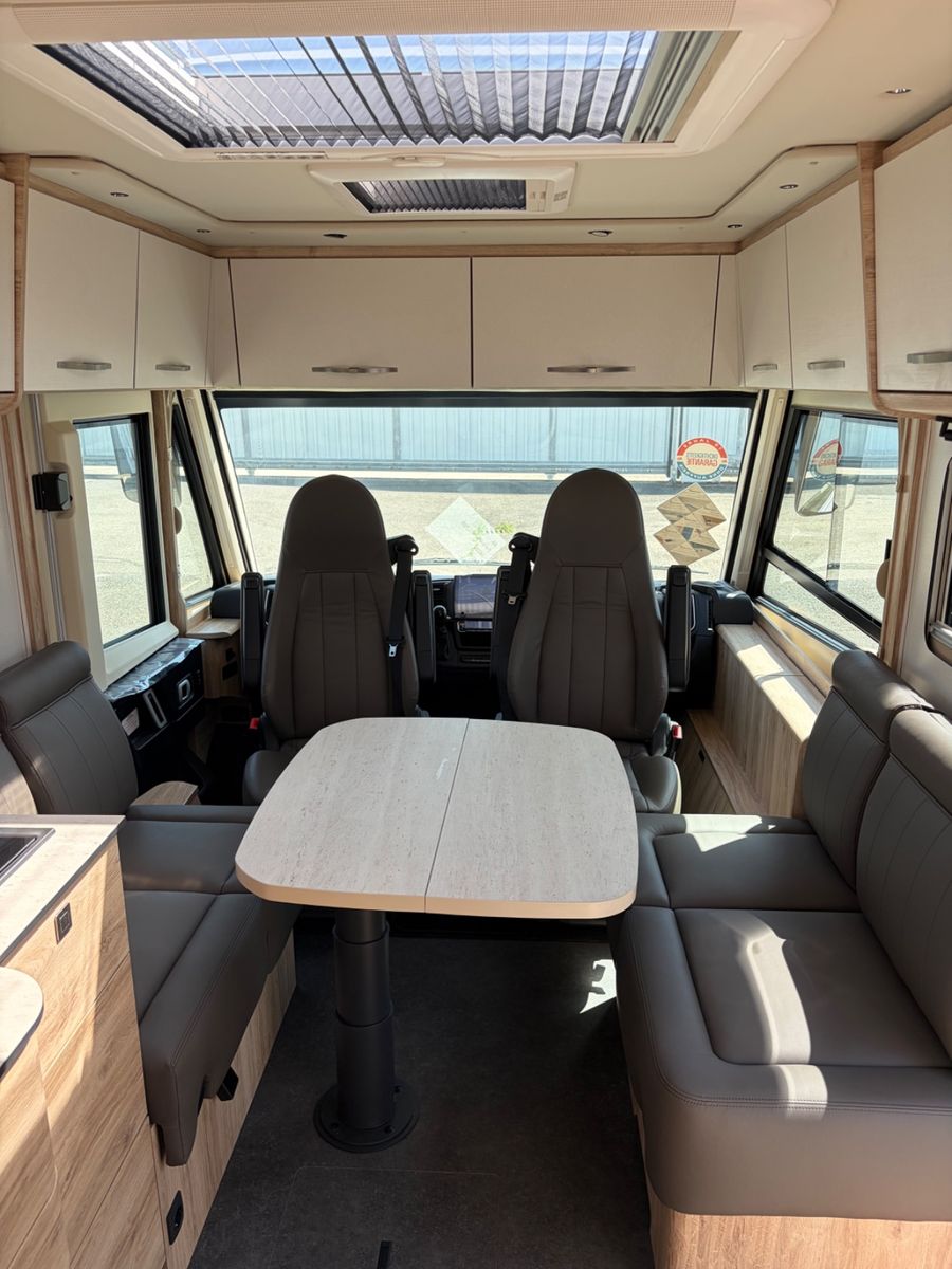 Fahrzeugabbildung Eura Mobil Integra Line 720 EF *Stauschränke / AT8*