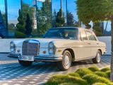 Mercedes-Benz 280 S  - weiße Mercedes-Benz S 280