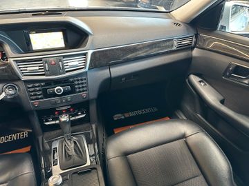 MYAUTOCENTER – Gebraucht- und Jahreswagen mit Werkstattservice in Pfaffenhofen Mercedes-Benz E 200 *AHK*Abstandstempo*Teilleder*Szhz*