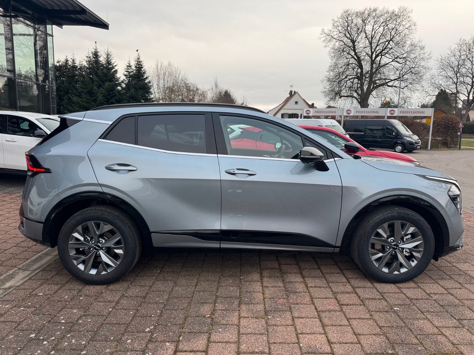 Fahrzeugabbildung Kia SPORTAGE 1.6T HEV AWD GTL GD DRIVE SOUND