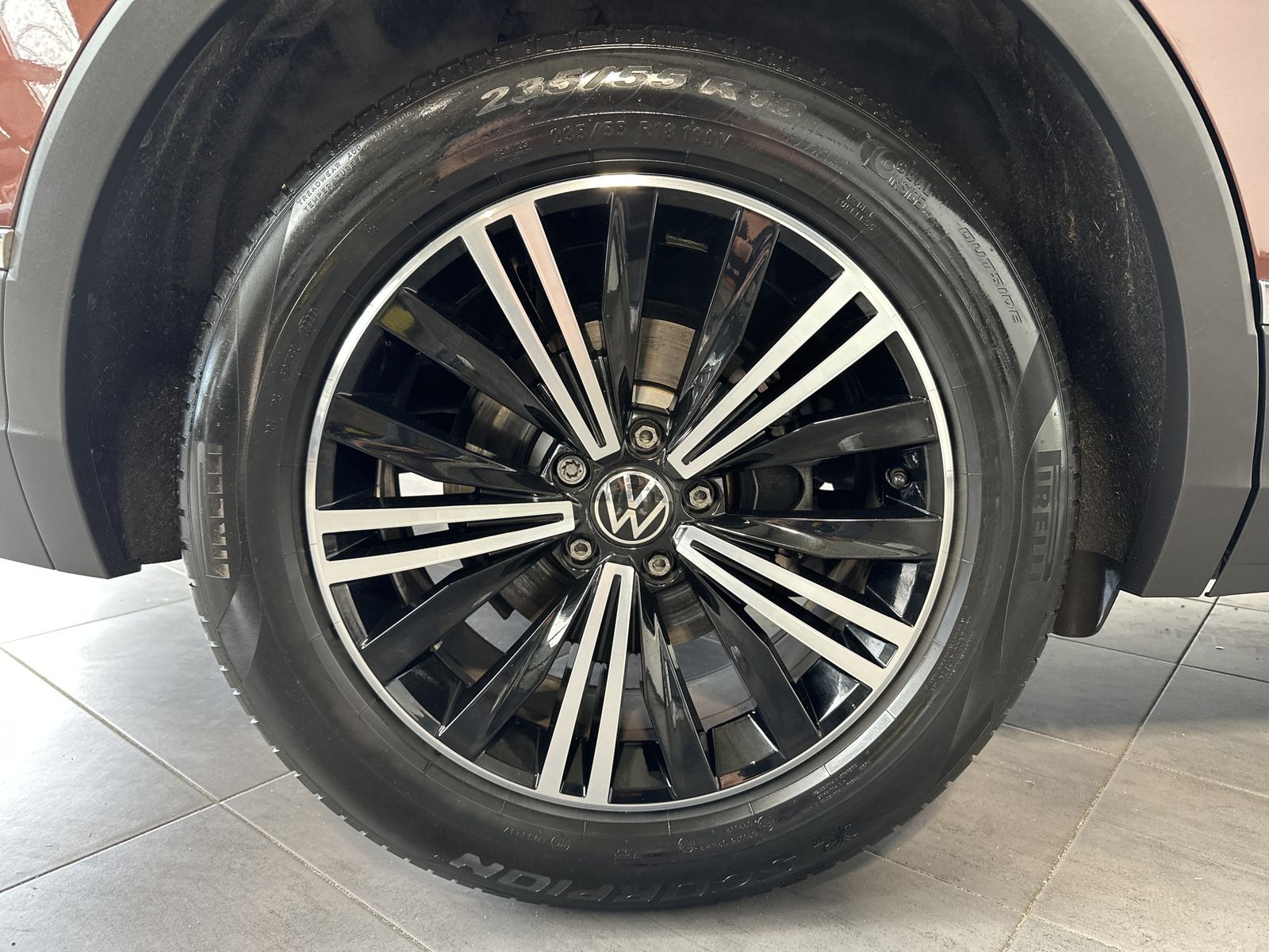 Fahrzeugabbildung Volkswagen Tiguan 2.0 TDI DSG United NAV+LED+ACC+KAM+VCOCK