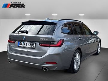 BMW 330e xDrive Touring A Head-Up HiFi DAB LED RFK