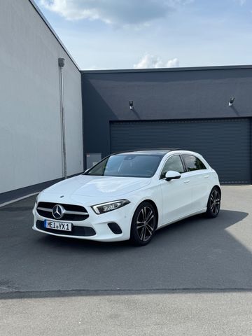 MERCEDES-BENZ A 180 Edition19 Panoramadach-Sportsitze-Ambiente