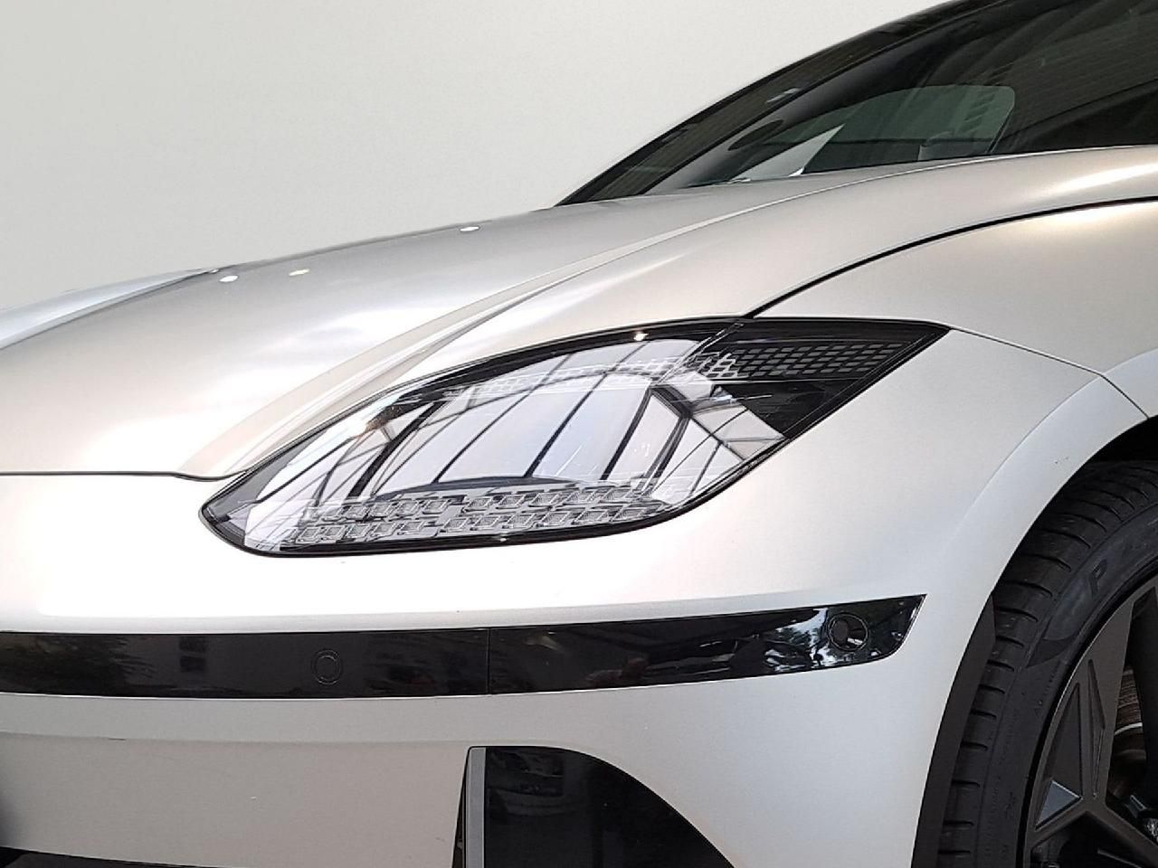 Fahrzeugabbildung Hyundai Ioniq 6 First Edition Elektro 4WD