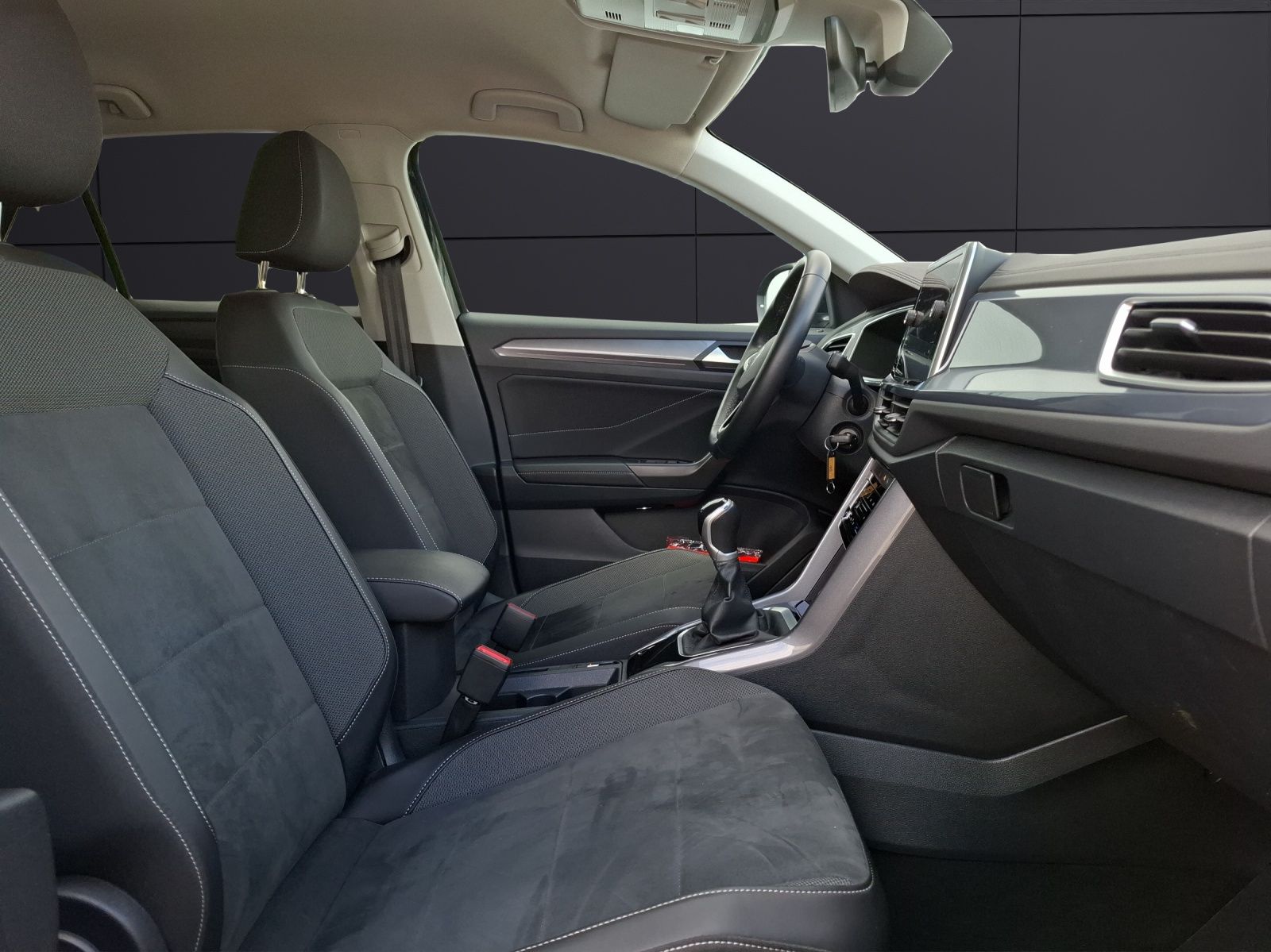 Fahrzeugabbildung Volkswagen T-Roc TSI Style LED Navi AID ACC Park-Assist SH