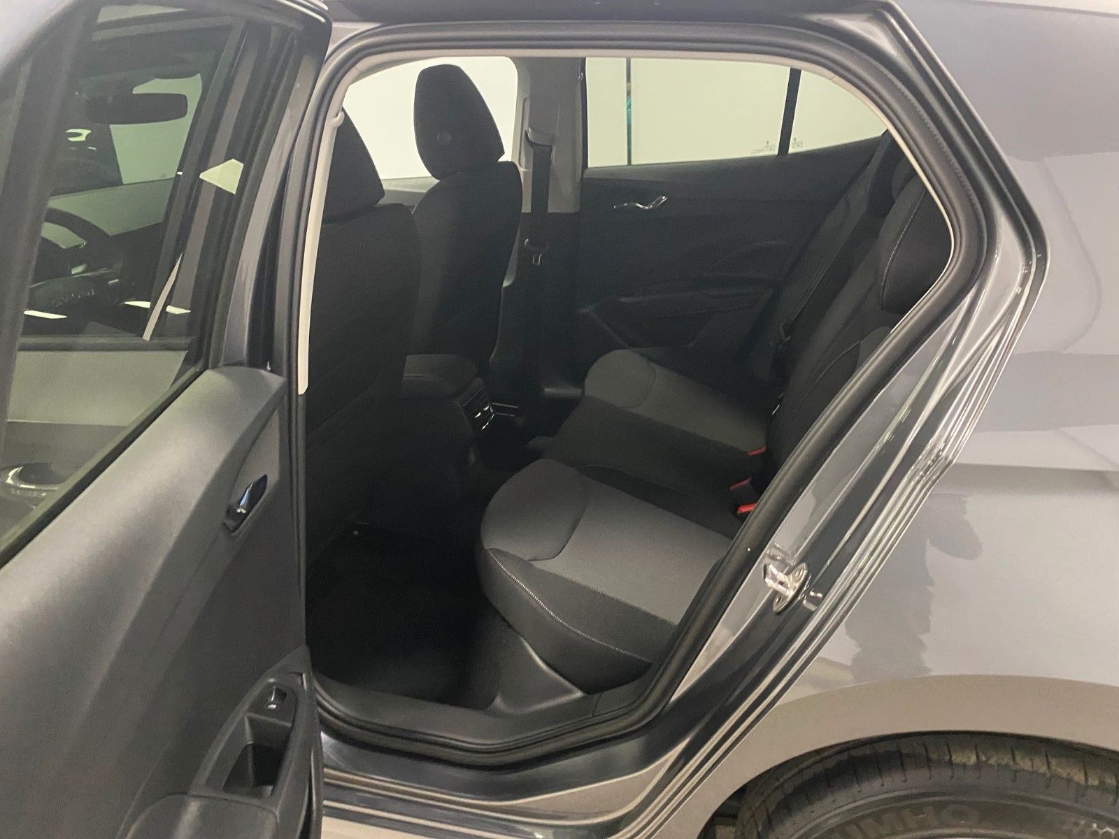 Fahrzeugabbildung SKODA Fabia 1.0 TSI DSG Selection+GARANTIE 2030 100tKM