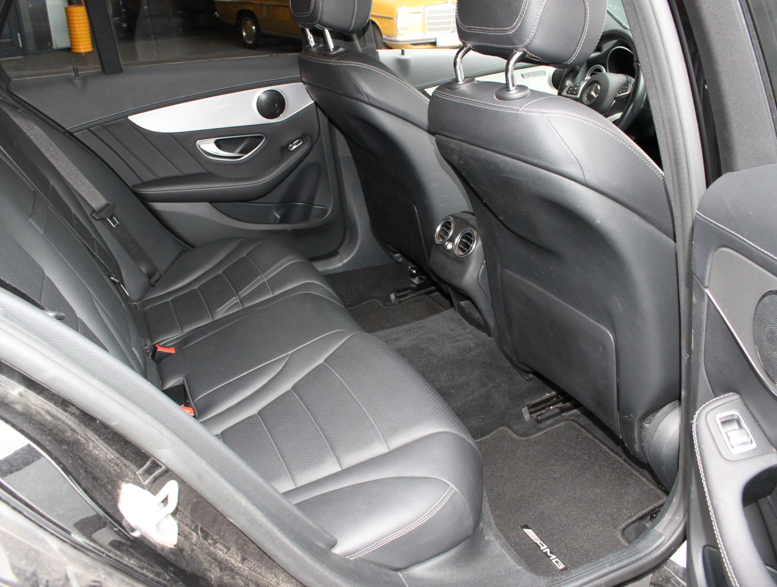 Fahrzeugabbildung Mercedes-Benz C 200 d T AMG Line Distronic+LED+Navi+Totwinkel