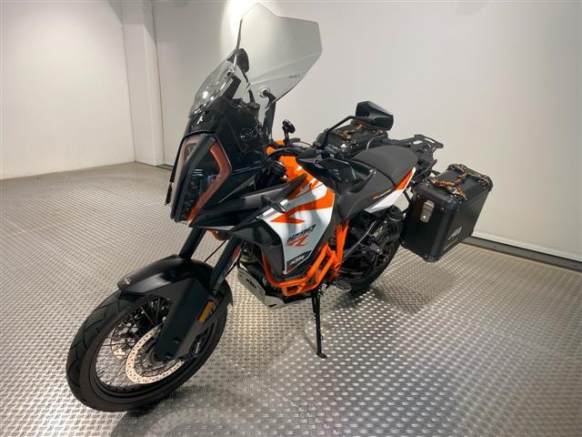 KTM 1290 Super Adventure R mit Koffern und w