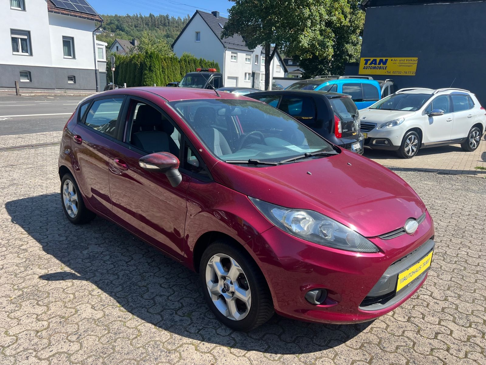 Fahrzeugabbildung Ford Fiesta Sonderlack * 2.HAND * TÜV NEU *
