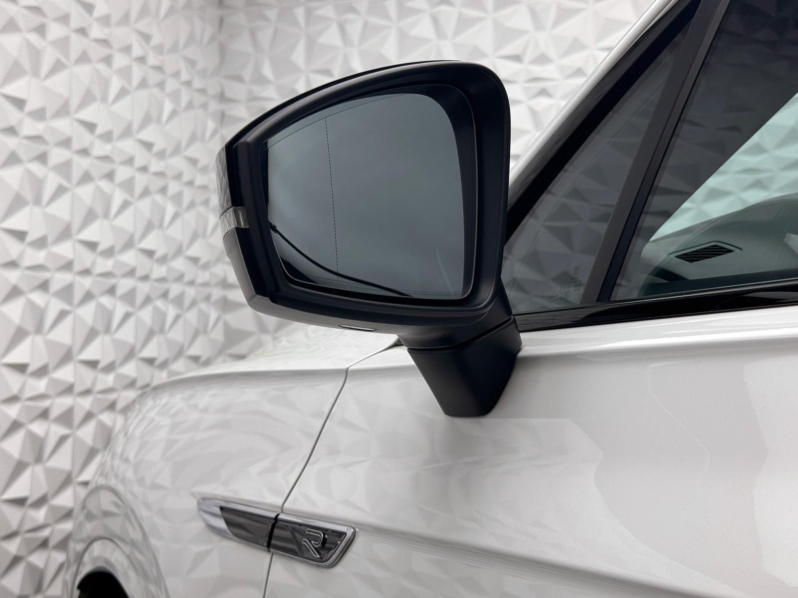 Fahrzeugabbildung Volkswagen 3.0 TDI R-LINE/ALLRADLENK/DYNAUDIO/STANDHZ/AHK/M