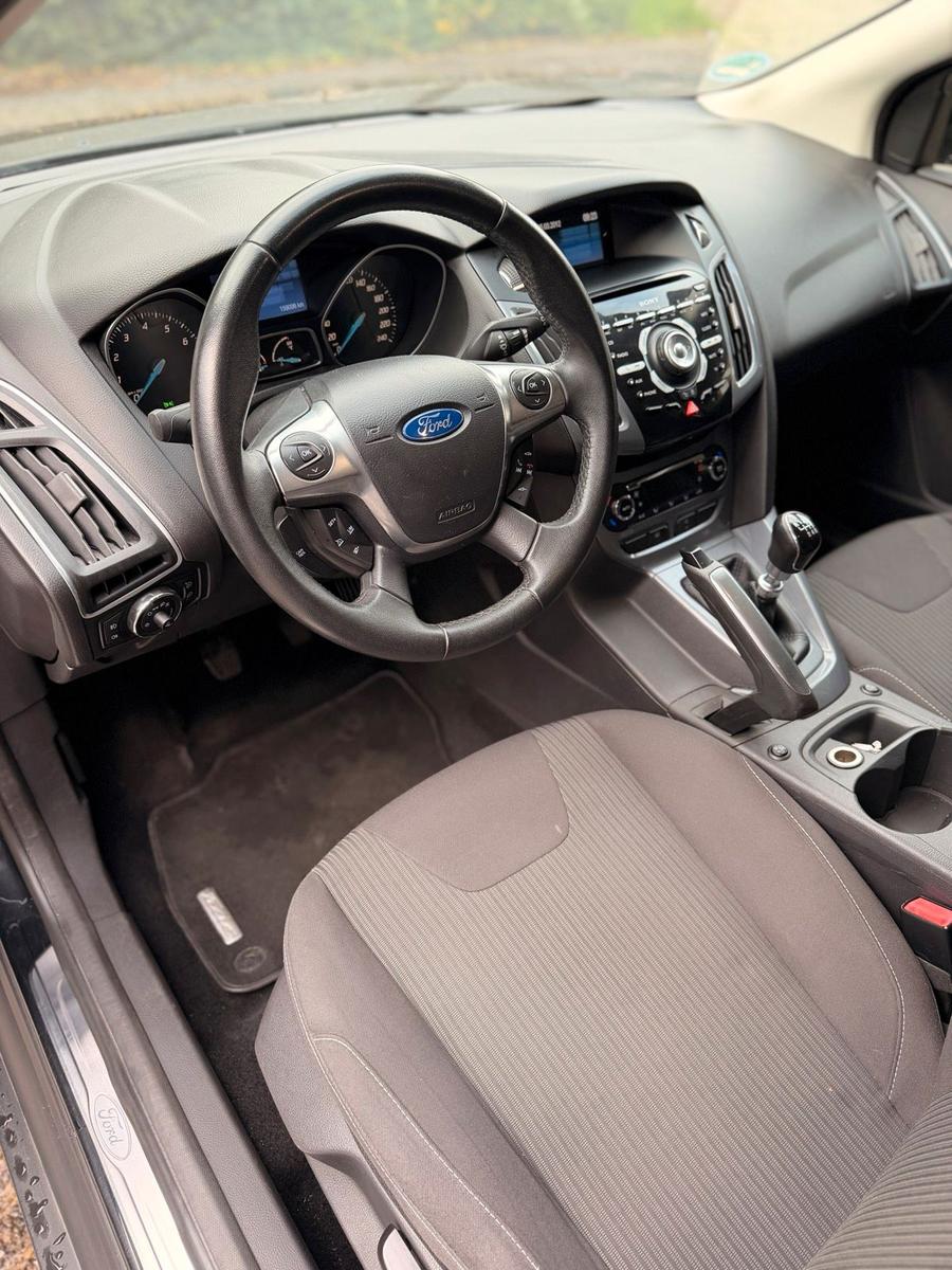Ford Focus 2012 — photo 6
