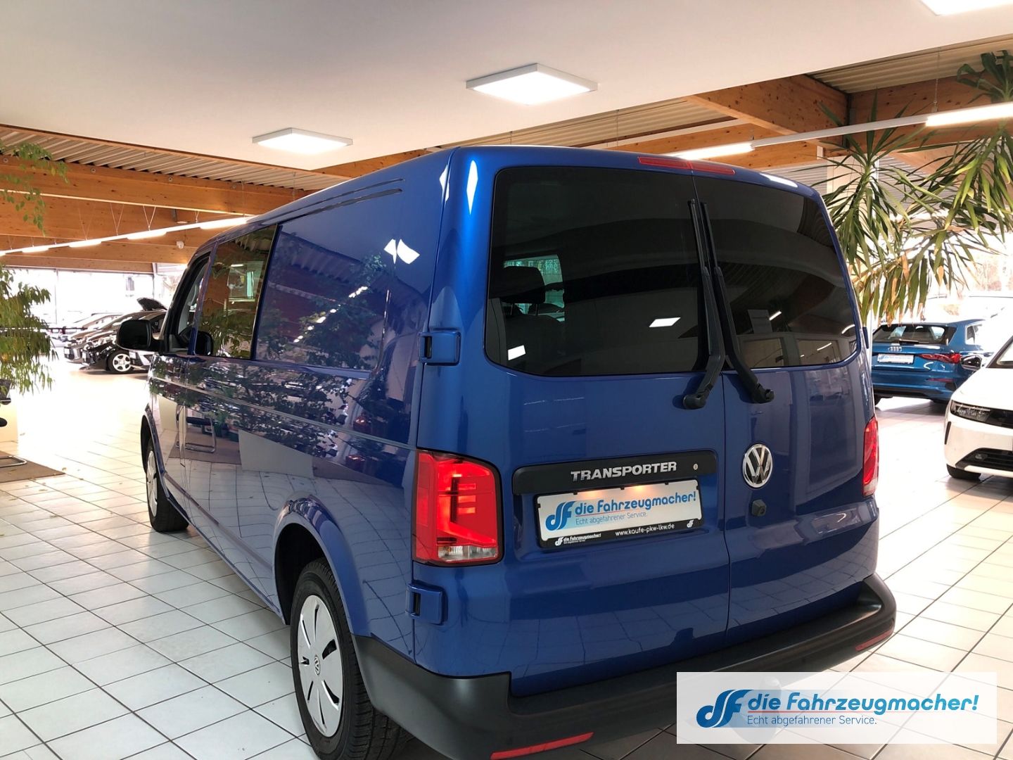 Fahrzeugabbildung Volkswagen Transporter T6.1 Kombi Mixto DoKa lang LED E6d 1