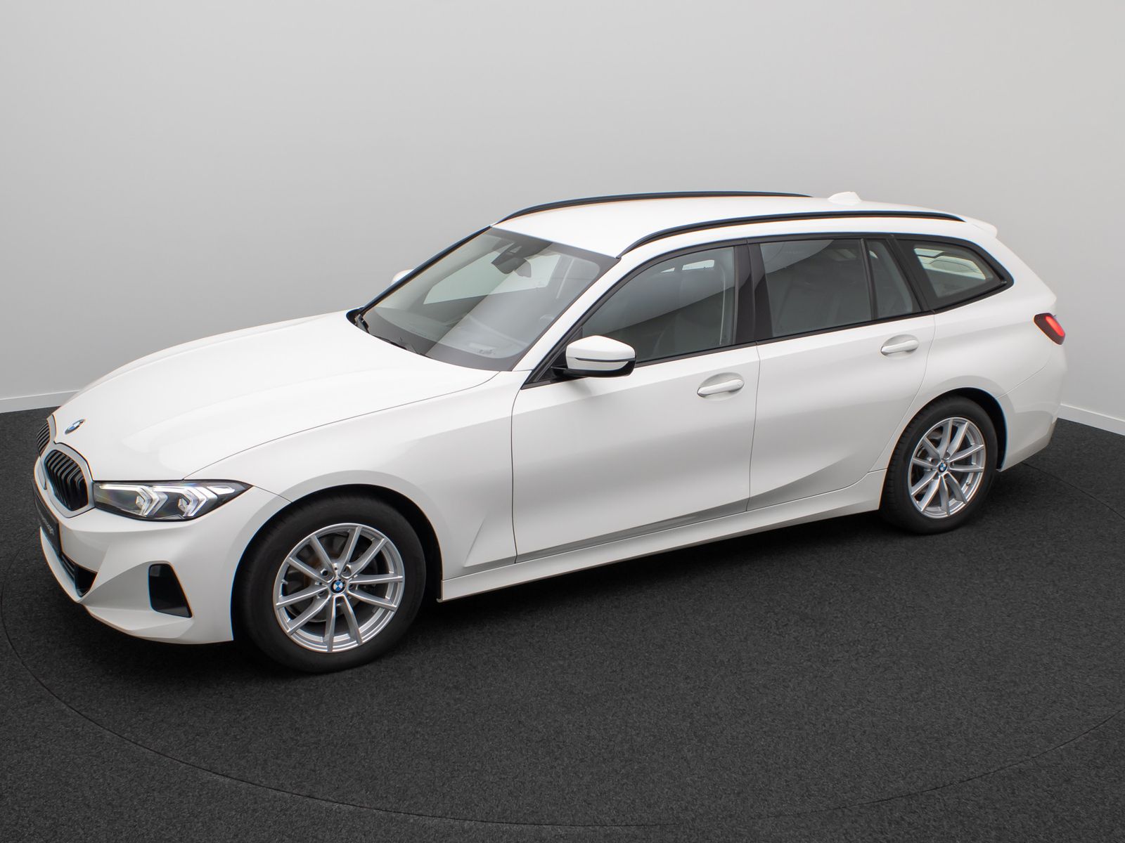 Fahrzeugabbildung BMW 320d HUD DAB Sport Komfort Alarm Teilleder AHK