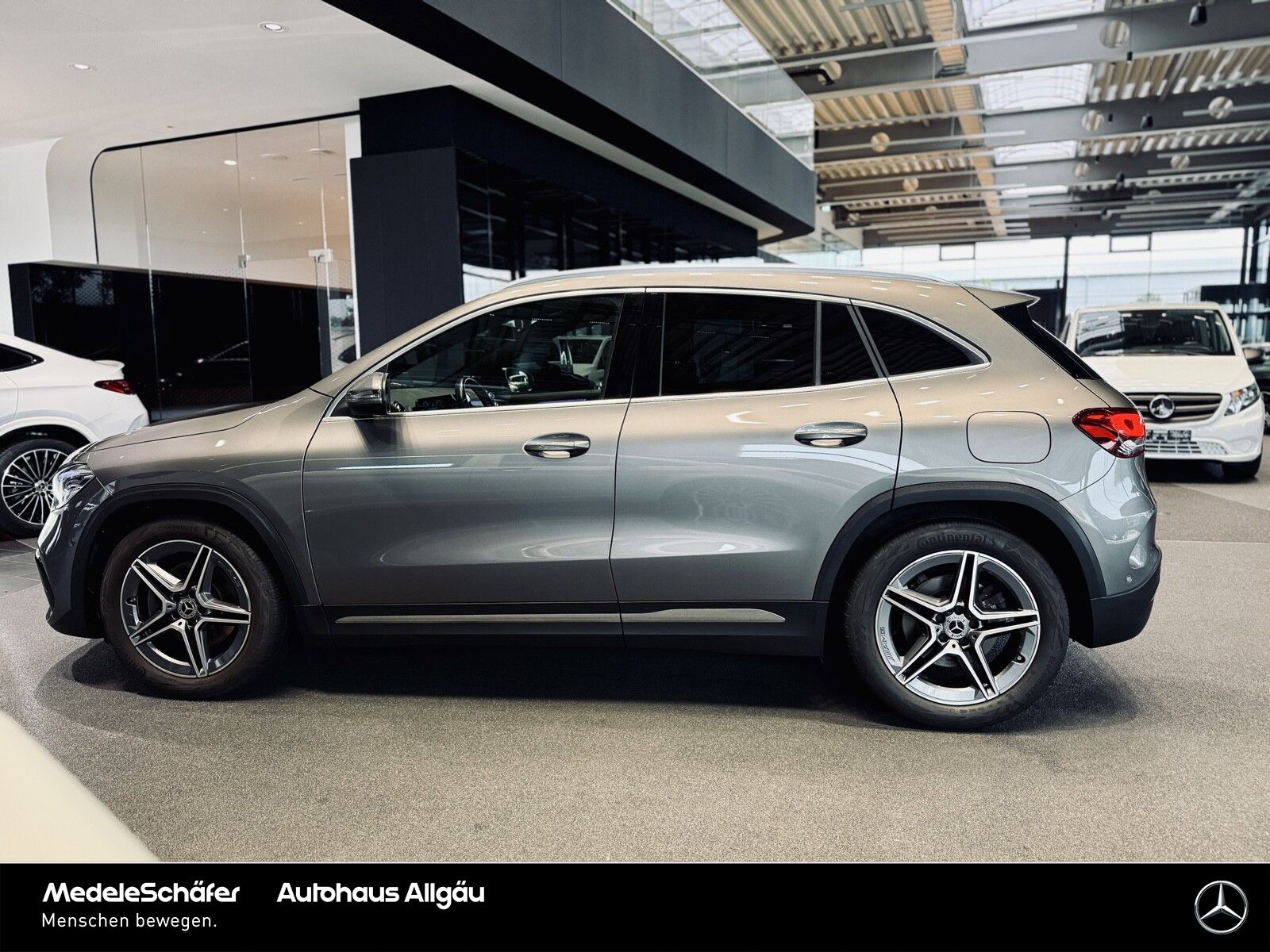 Mercedes-Benz GLA 250 4M AMG LED PanoSD Kamera Business Sound foto 2