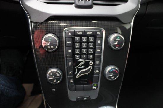 Volvo V40 T2 Momentum  LED Navigation Klimaautomatik P
