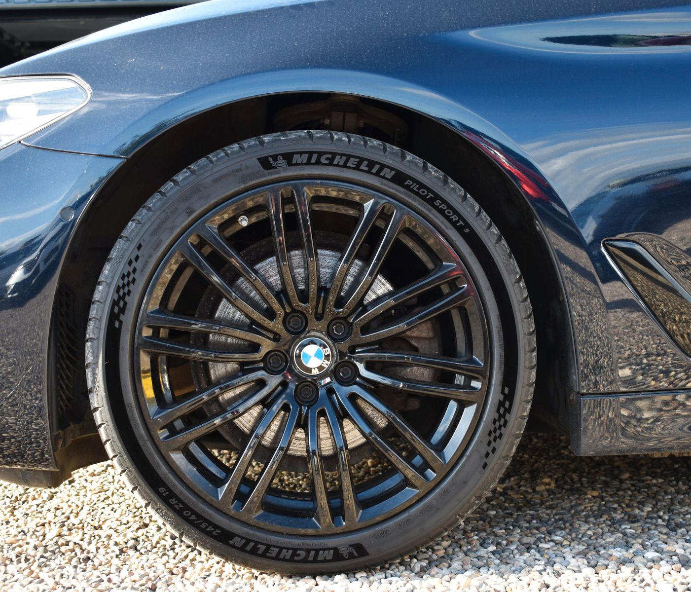 Fahrzeugabbildung BMW 520d Touring xDrive M Sport AHK/LED/KAMERA/TEMP.