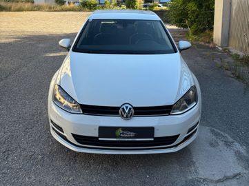 Volkswagen Golf - 2